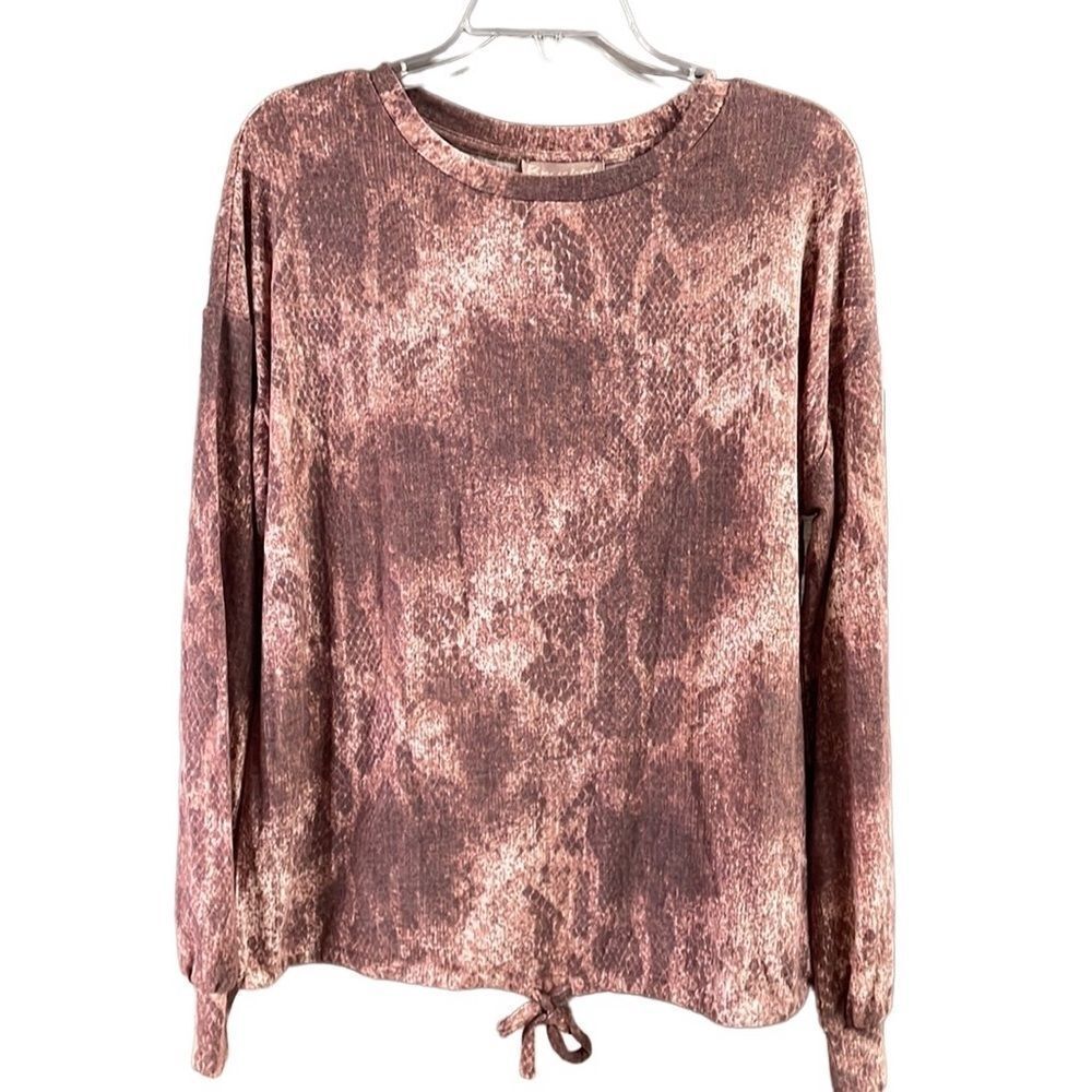 BRUSHED SnakeSkin Print Long Sleeve Pullover Shirt Size Large Blush Color NWT